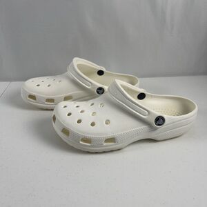 Classic Crocs Women Size 8 / Men Size 6 White Slip On Clogs